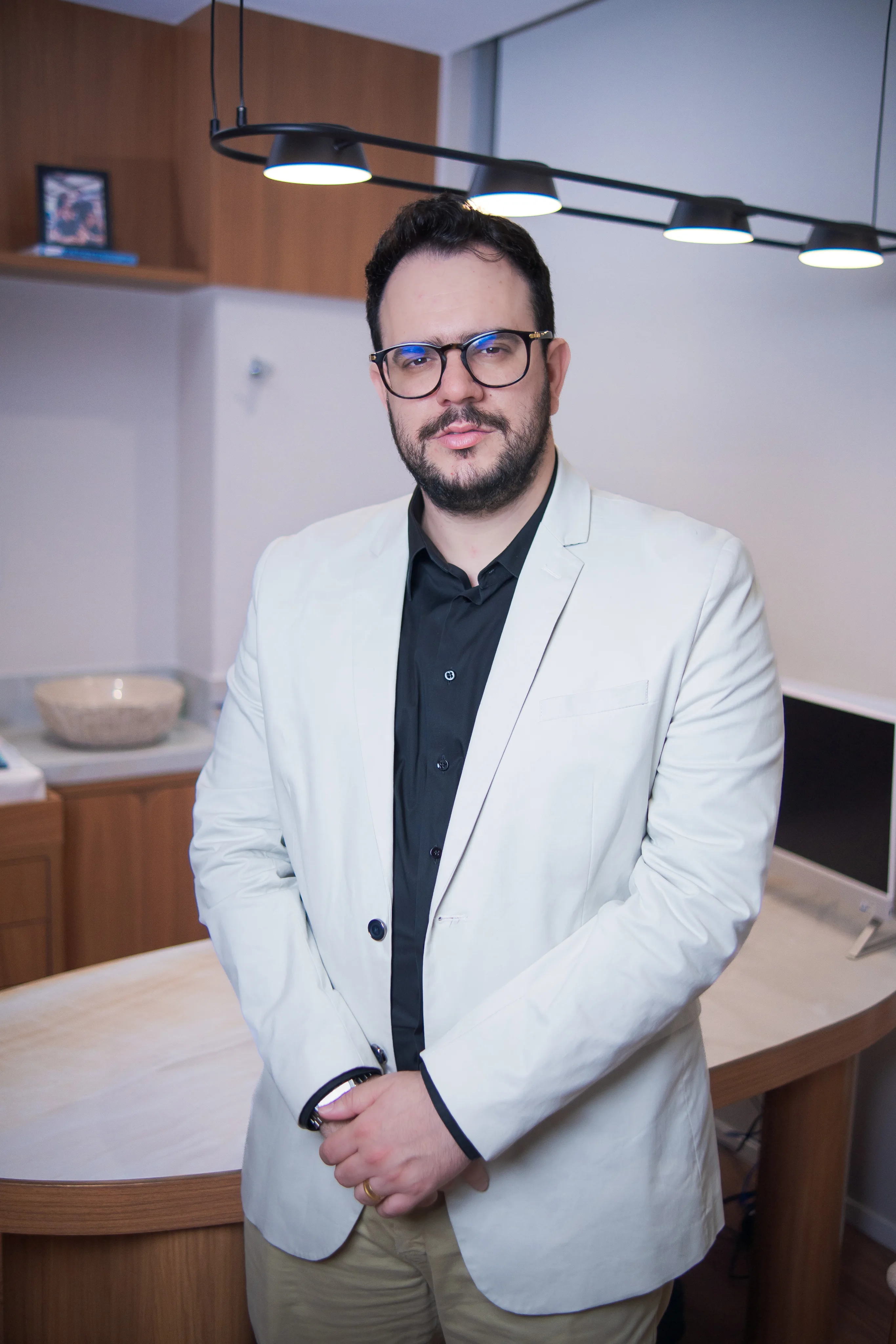 Dr. Claudio Matias